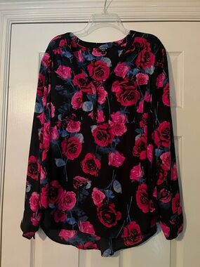 torrid Black Blouse with Fuchsia Rose Print